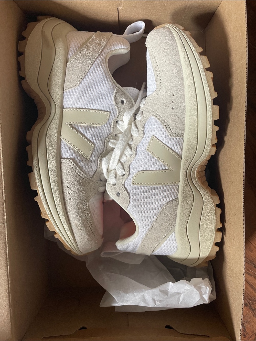 Veja Women's Chunky Sneakers in White and Cream Venturi